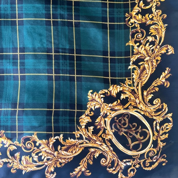 Silk scarf - Picture 4 of 10